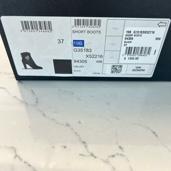 Chanel black heeled booties only worn 2x size 36 size 7 - Picture 2 of 5